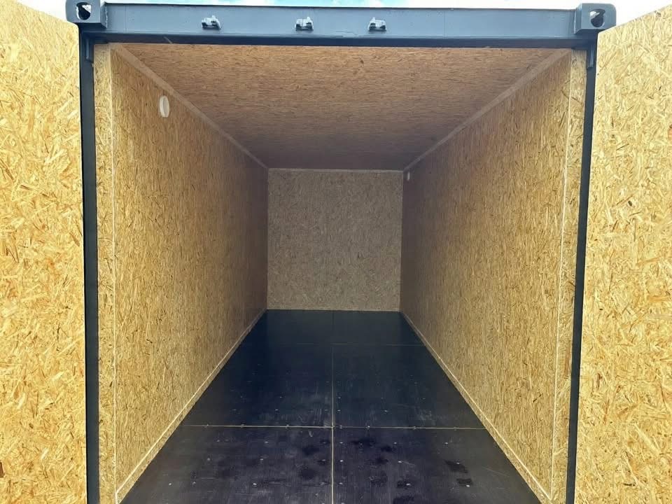 20 fots isolerad container antracitgrå intérieur OSB