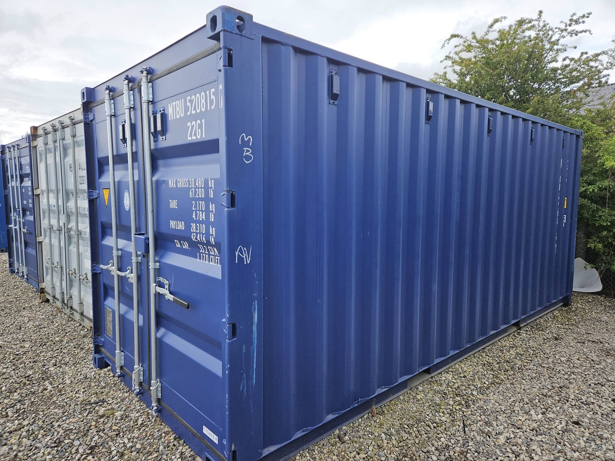 Isoleret container blå framsida
