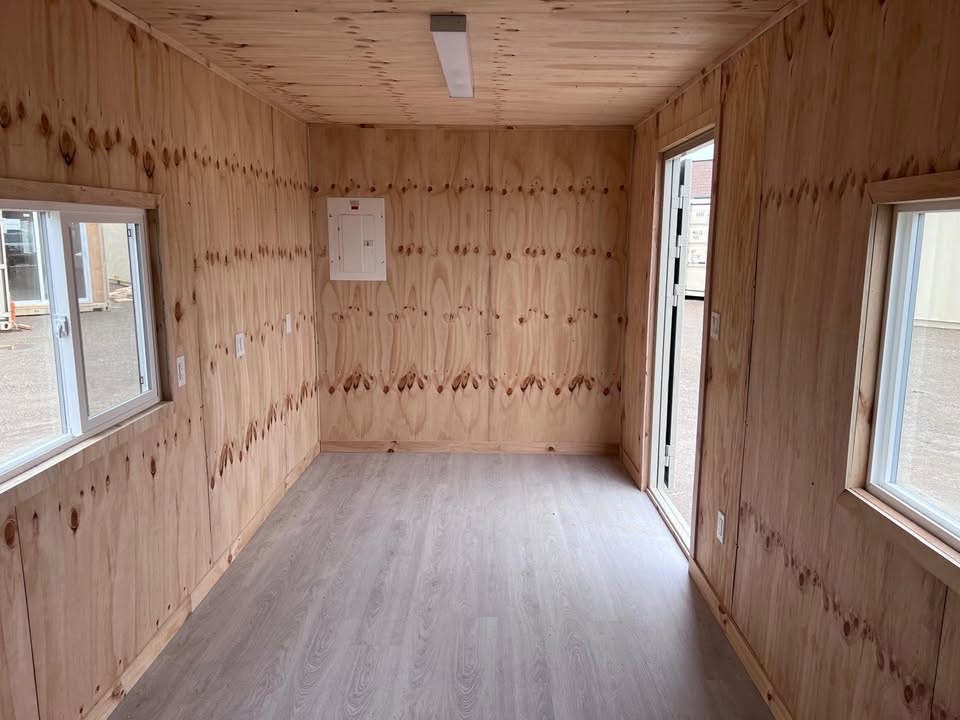20 fots mørkegrå kontorcontainer intérieur træ