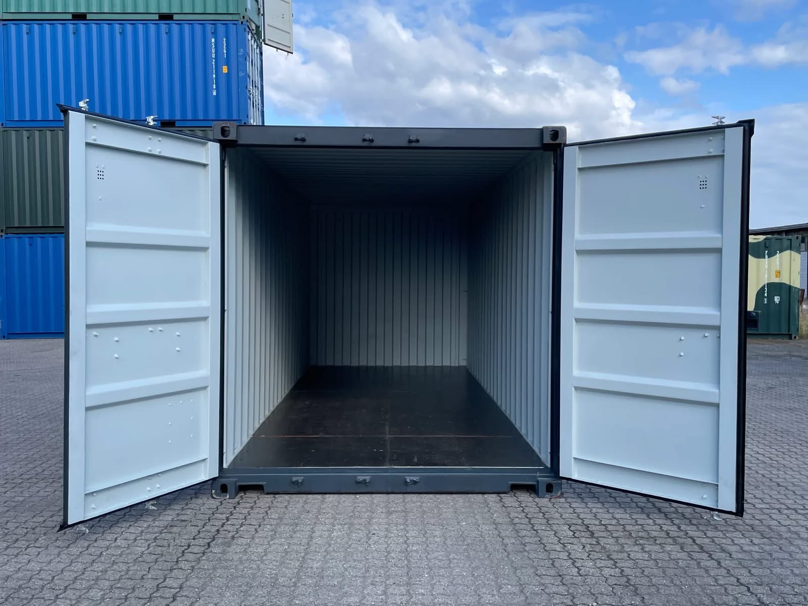 20 fots container öppen dörr